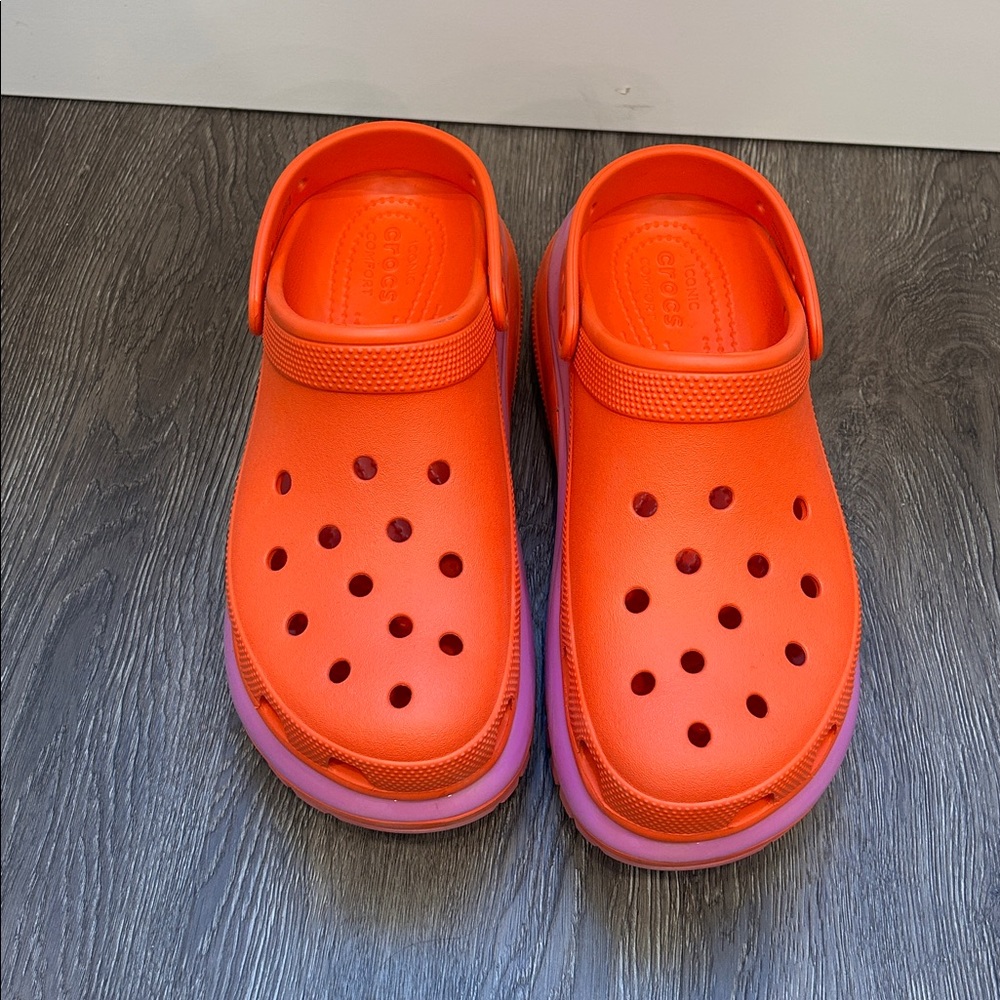 Crocs Mega Crush Platform Clogs - Picture 2 of 3